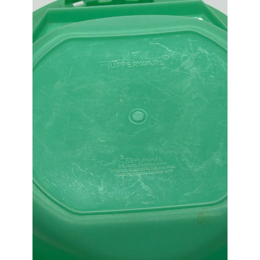 Vintage Tupperware Green Grater Slicer Lid 787-3 and Bowl 786-4 Set USA Made 516